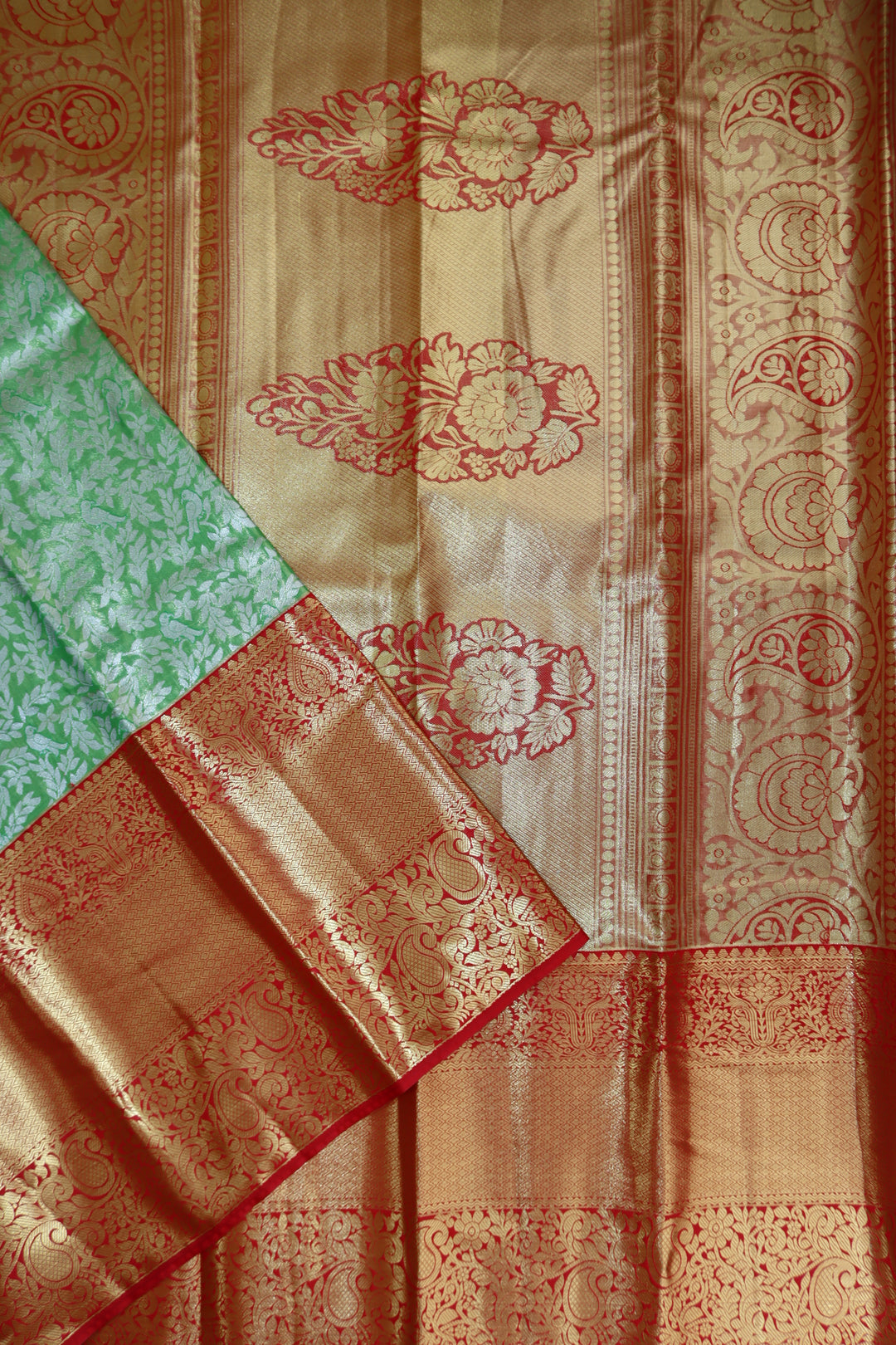 Mesmerizing Green Kanjipuram Saree