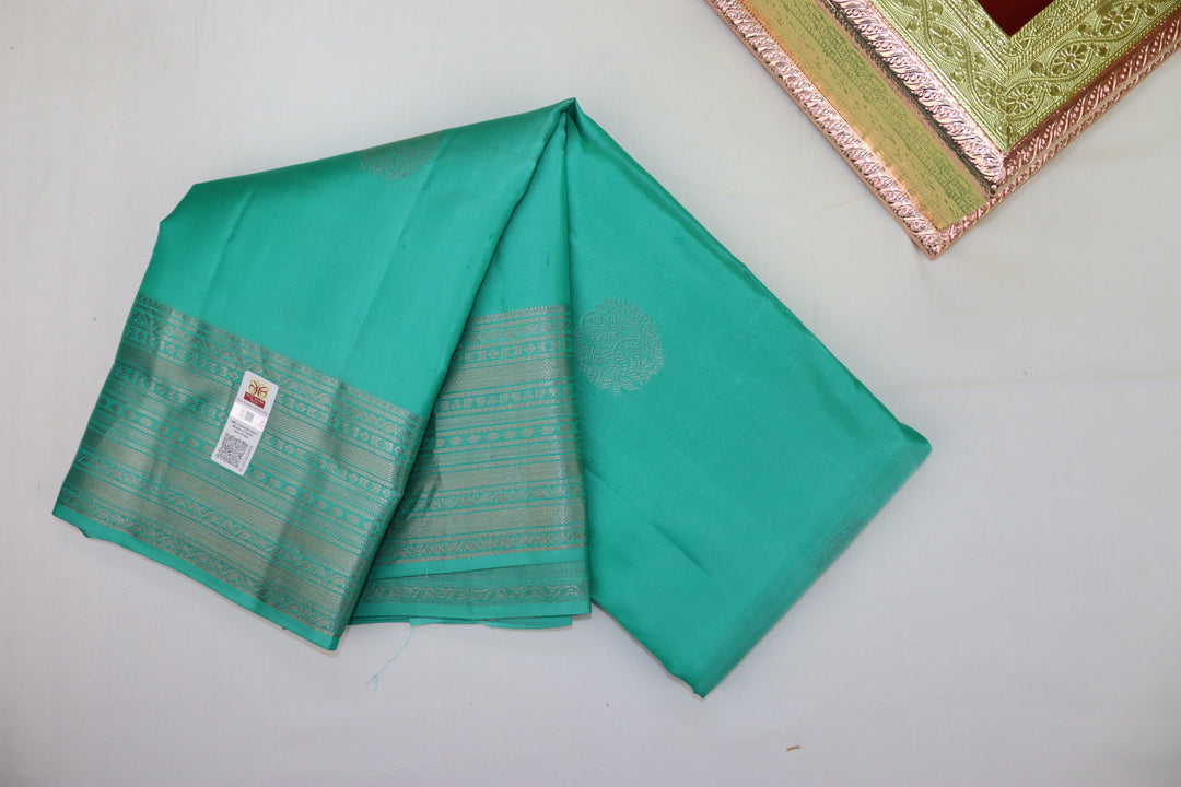 CaptivatingLight Green Pure Kanjipuram Saree