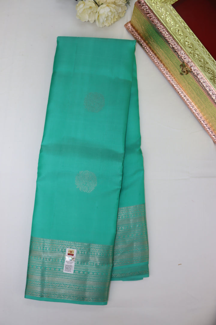 CaptivatingLight Green Pure Kanjipuram Saree