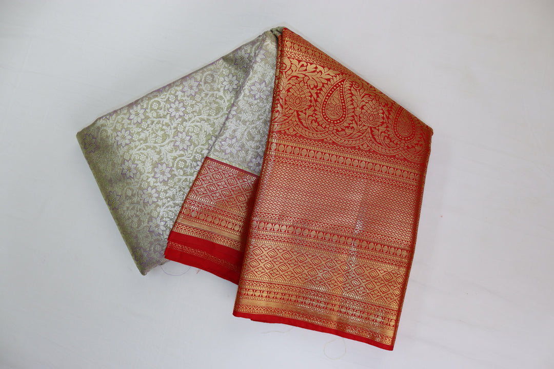 Fashionable Silver Kanjipuram Saree