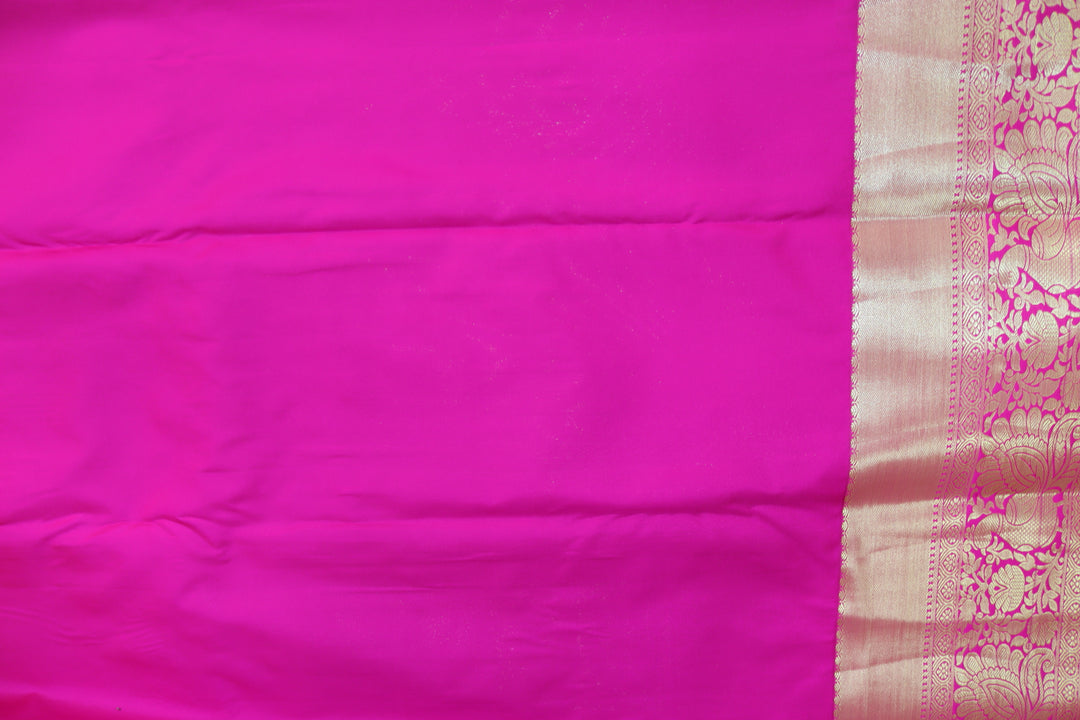 Exquisite Coral PInk Kanjipuram Saree