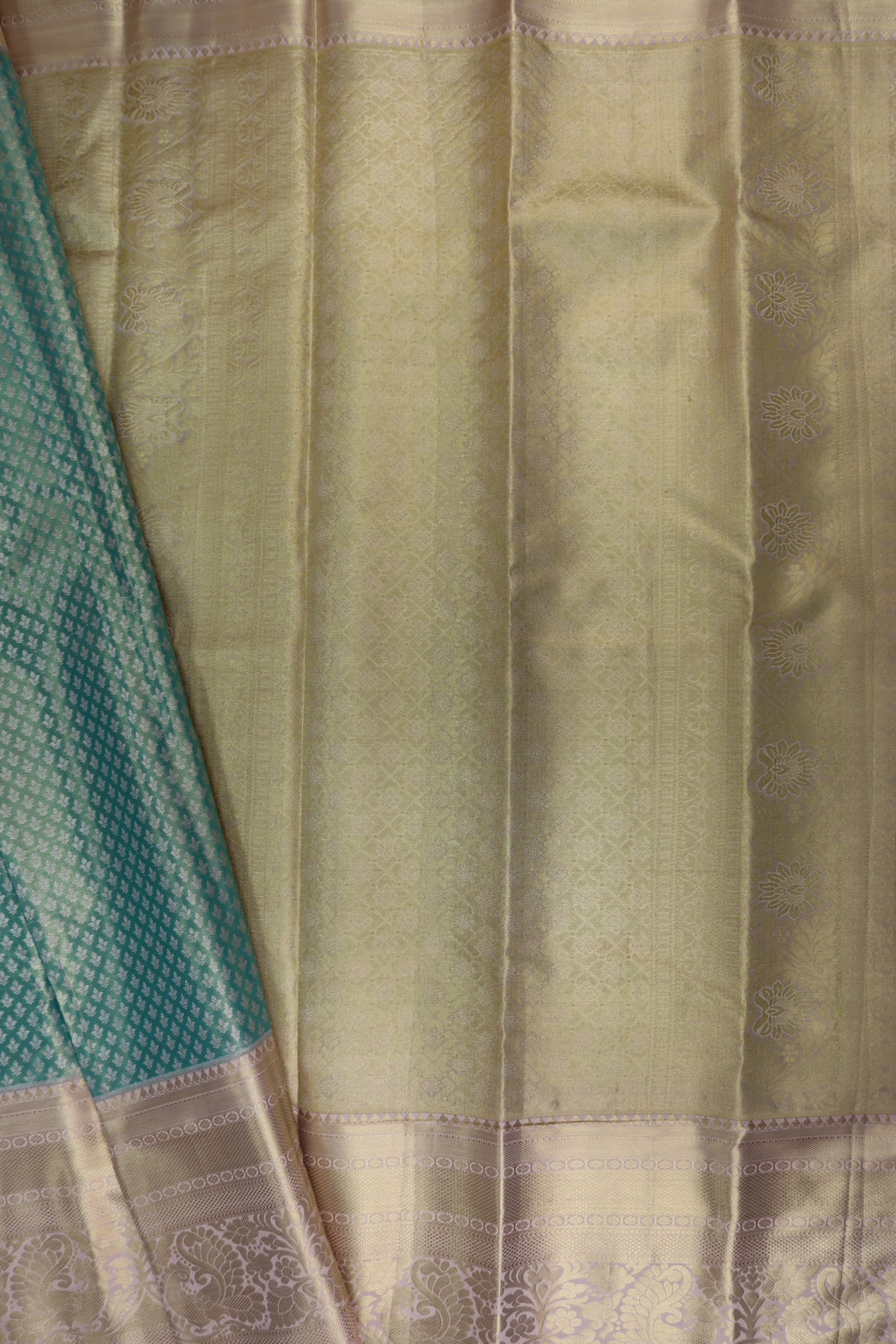 Mesmerizing Green Kanjipuram Saree