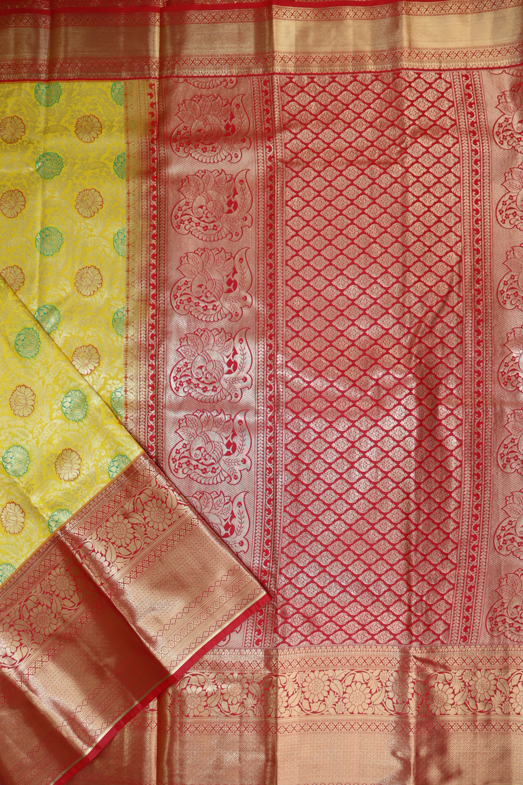 Graceful Yellow Kanjipuram Saree