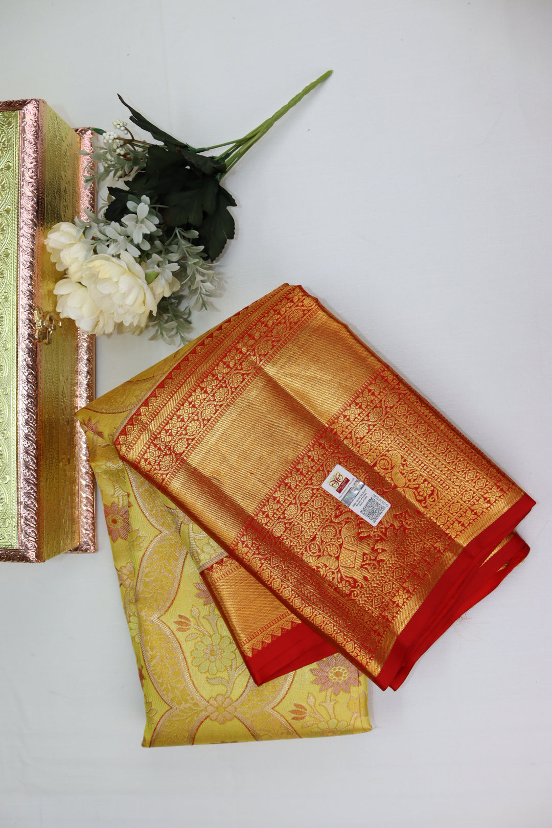 DIvine Yellow Pure Kanjipuram Saree