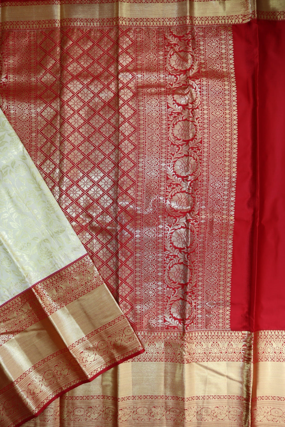 Stunning Cream Kanjipuram Saree