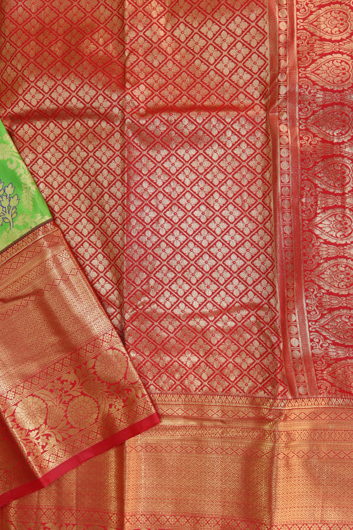 Mesmerizing Green Kanjipuram Saree