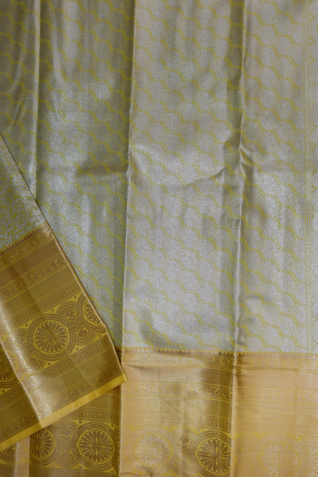 Amazing Gold Kanjipuram Saree